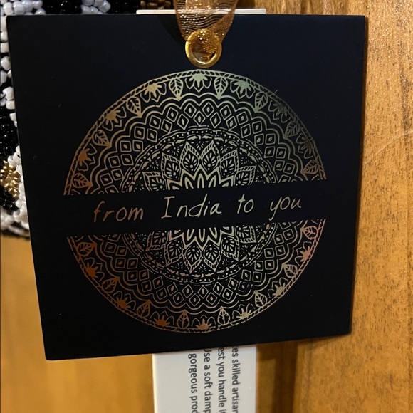 Made From India To You | Bumble Bee Leopard Print Beaded Bag - Picture 3 of 11